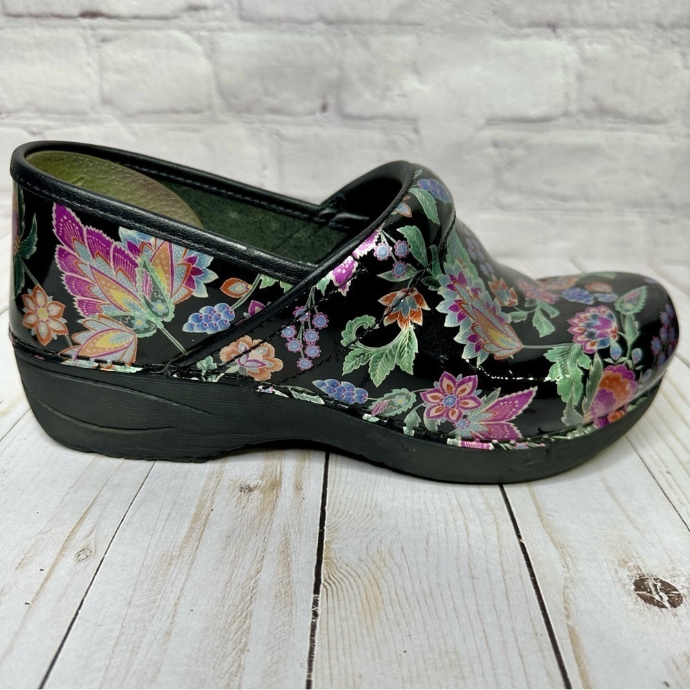 Dansko XP 2.0 Paisley Floral Patent - Picture 6 of 14